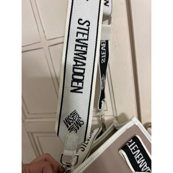 Steve Madden patten leather square crossbody bag in pink - Picture 3 of 5